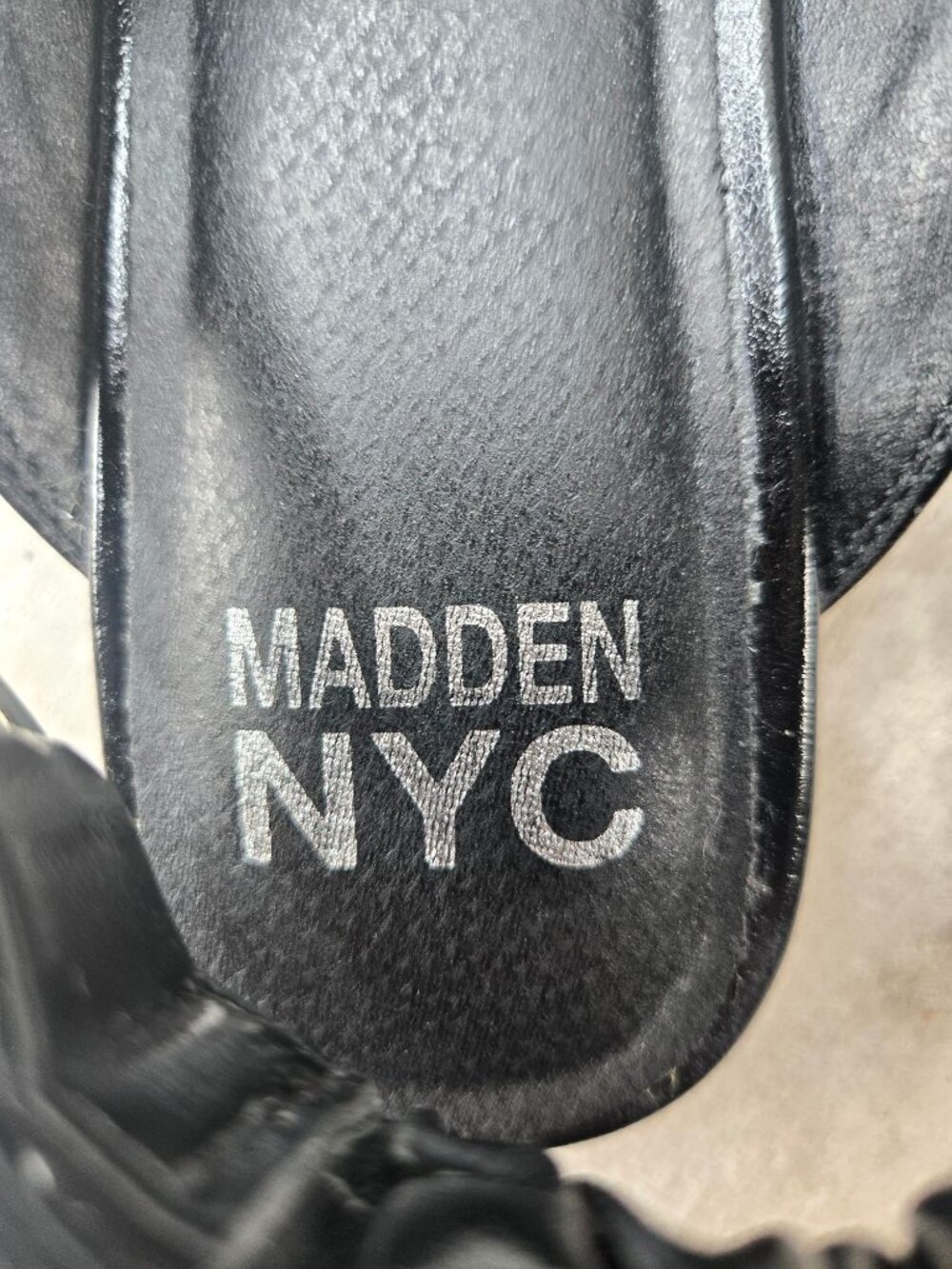 Madden NYC Pointed Toe Slingback Flats 7.5 Black Faux Leather Sleek Ballet Shoes - Picture 9 of 11